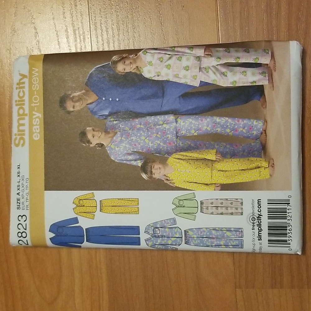 Simplicity Easy-to-Sew Pattern 2823 pajamas for the whole family